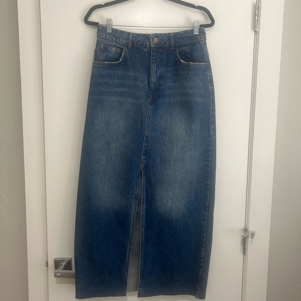 Zara Women's Dark Blue Denim Skirt